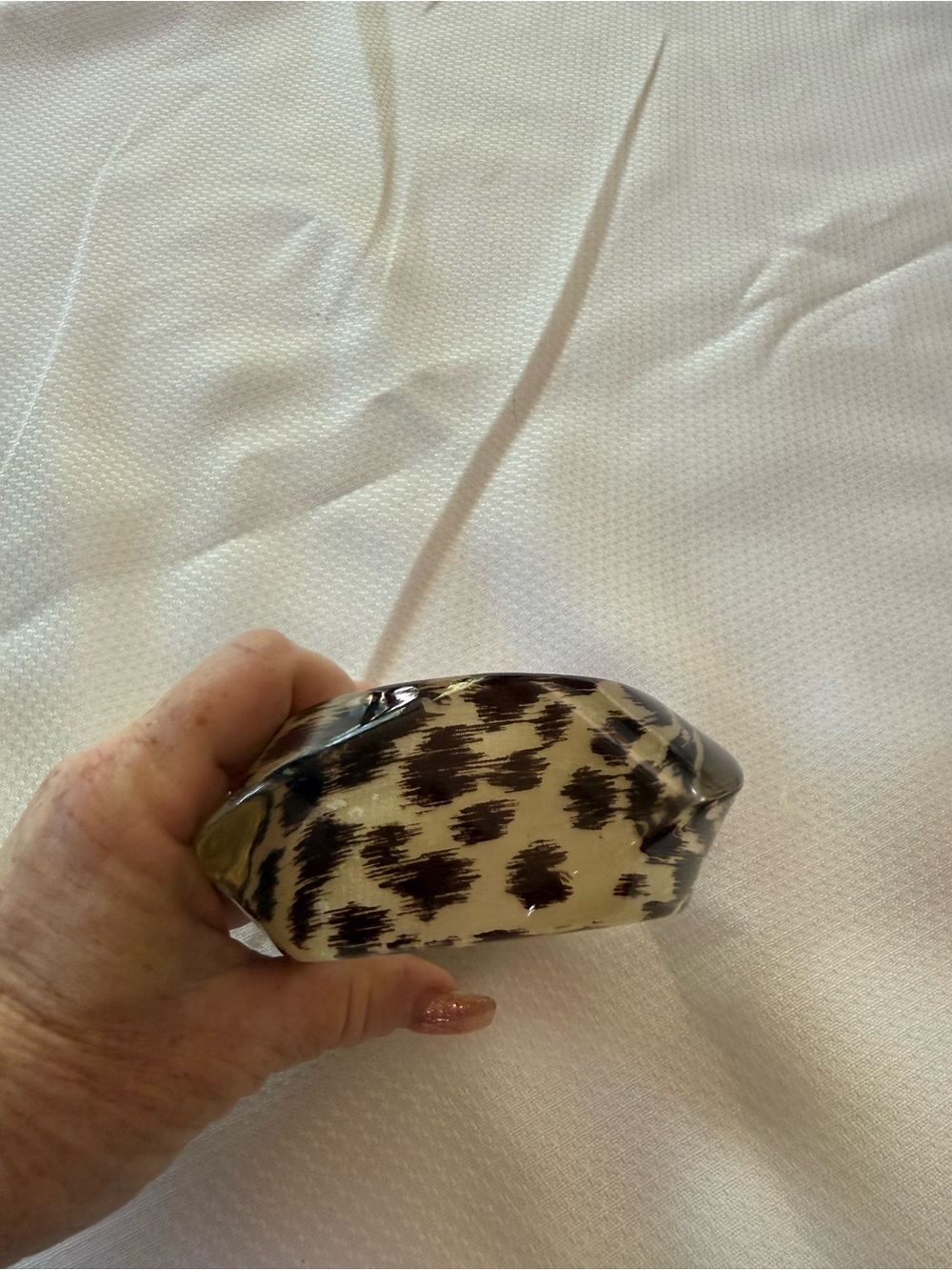 kate spade Leopard-Print Resin Bangle Bracelet in Beige & Brown - Picture 4 of 6